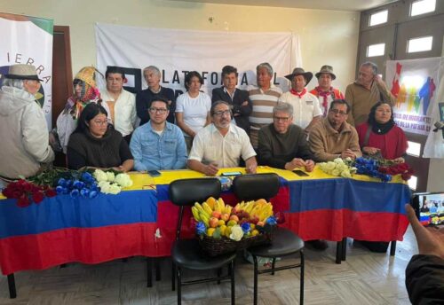 colectivos-sociales-respaldan-a-candidata-luisa-gonzalez-en-ecuador
