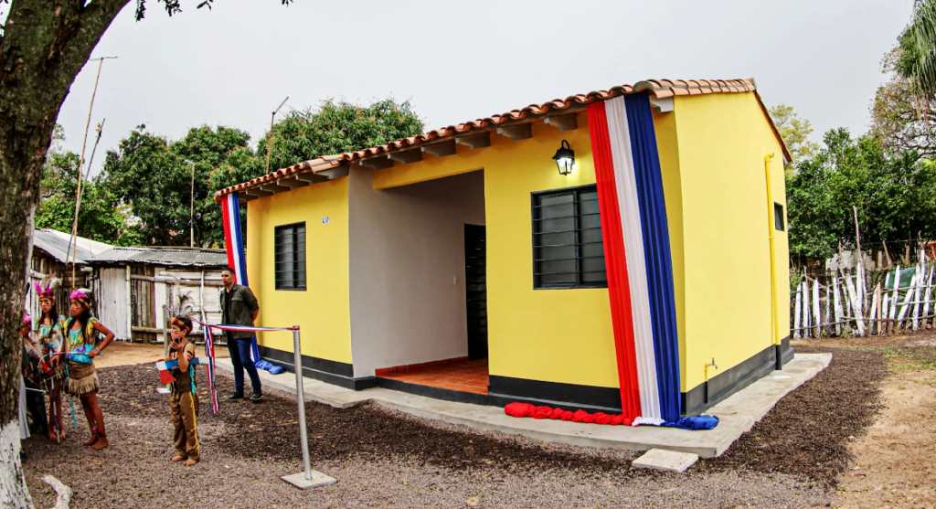 12-mil-familias-se-beneficiaron-con-viviendas-en-paraguay