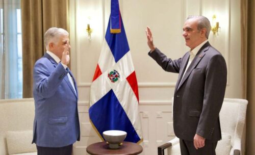 presidente-dominicano-juramenta-a-nuevos-ministros