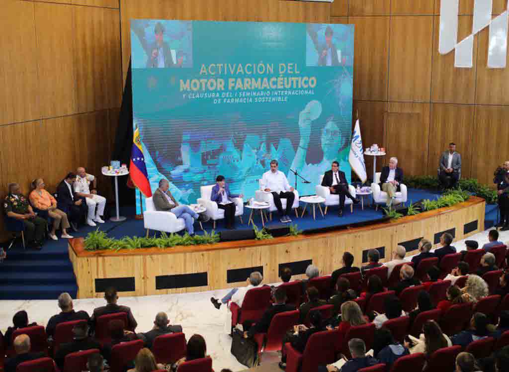 maduro-aboga-por-lograr-soberania-en-sector-farmaceutico-en-venezuela