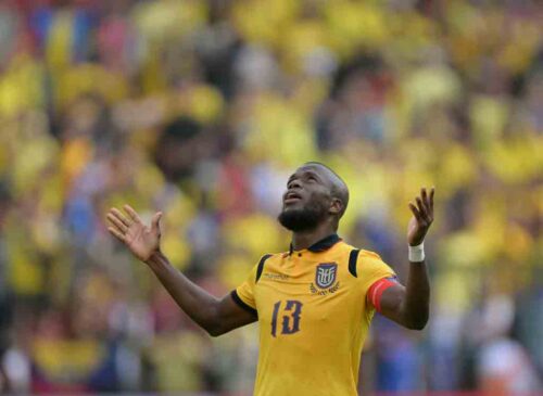doblete-de-enner-valencia-lleva-a-ecuador-a-victoria-frente-venezuela