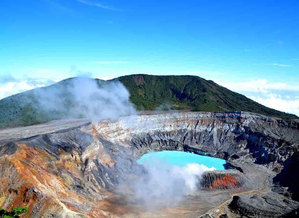 autoridades-costarricenses-atentas-a-erupciones-del-volcan-poas