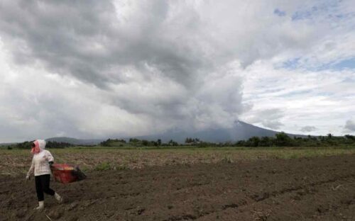 presidente-filipino-pide-respuesta-para-afectados-por-volcan-kanlaon