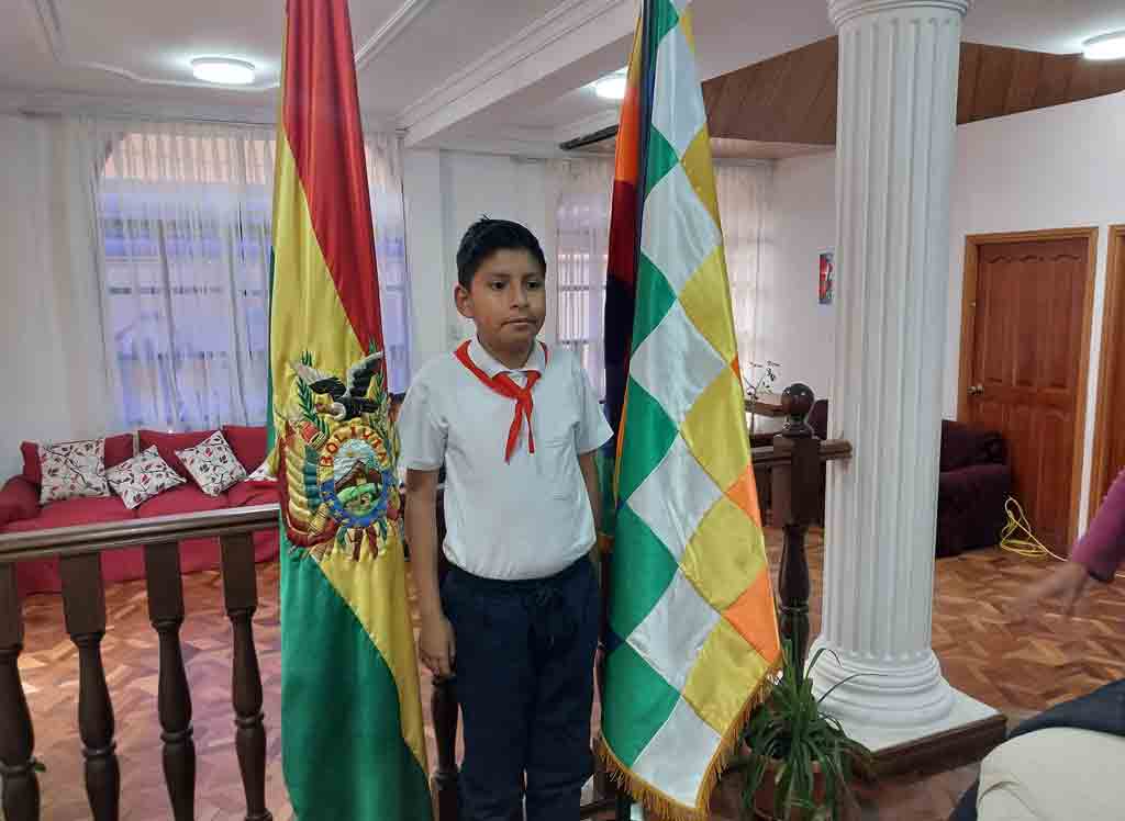 ninos-centran-en-bolivia-aniversario-de-organizacion-de-pioneros
