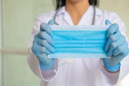 comienza-uso-de-mascarillas-en-sitios-de-urgencias-de-chile