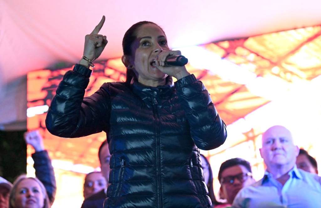 luisa-gonzalez-reitera-denuncia-de-fraude-electoral-en-ecuador