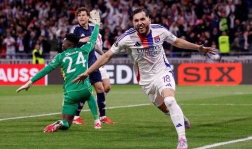 lyon-gana-y-asciende-al-cuarto-puesto-en-futbol-frances