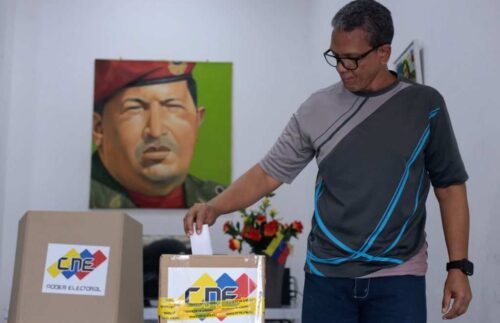 en-venezuela-esta-naciendo-una-democracia-alternativa-afirmo-maduro