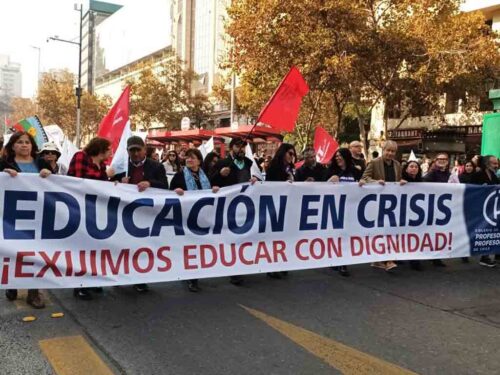profesores-chilenos-convocan-paro-nacional-por-mejoras-laborales
