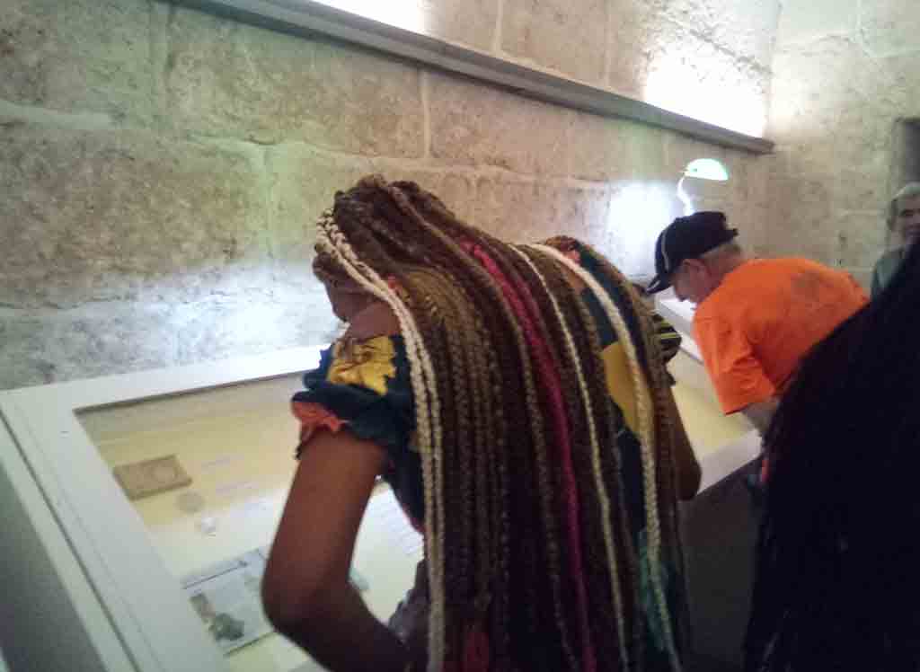 inauguran-en-cuba-exposicion-del-denario-al-euro