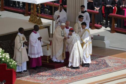 Entronización de León XIV inaugura su Pontificado de amor y unidad