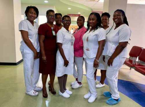 homenajean-en-antigua-y-barbuda-a-sector-de-enfermeria