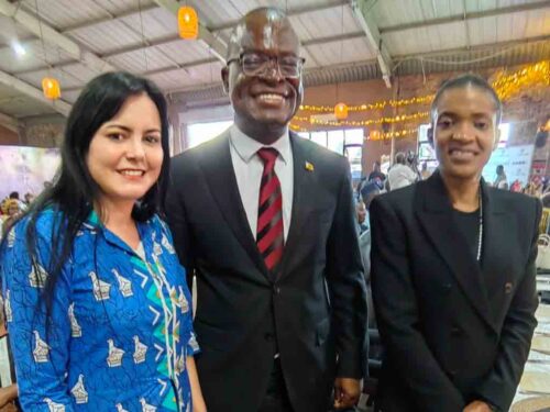 cuba-con-africa-en-celebraciones-en-zimbabwe-por-dia-continental