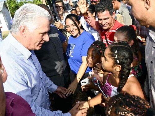 presidente-cubano-recorre-enclaves-socioeconomicos-en-centro-del-pais