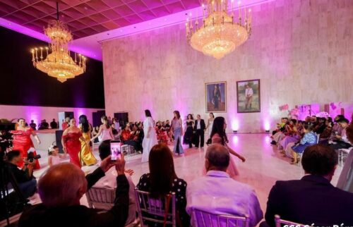 celebran-a-madres-nicaraguenses-con-pasarela-en-teatro-ruben-dario