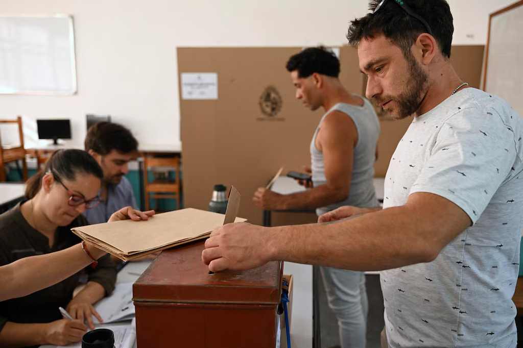 mas-de-80-por-ciento-de-electores-voto-en-comicios-uruguayos