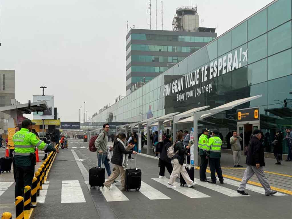 jornada-critica-vivio-recien-inaugurado-aeropuerto-de-peru