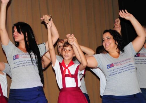 graduan-instructores-de-arte-en-cuba