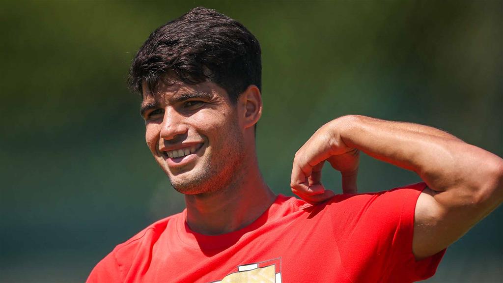 alcaraz-lesionado-fuera-de-la-copa-davis-de-tenis