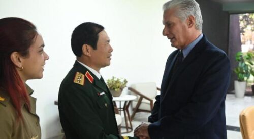 resalta-diaz-canel-visita-de-delegacion-militar-de-vietnam