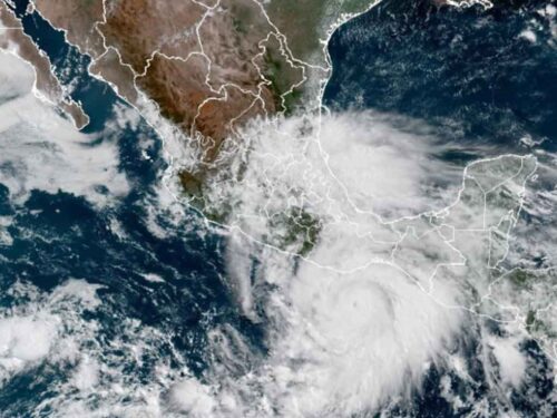 huracan-erick-evoluciona-a-categoria-3-en-su-avance-hacia-mexico