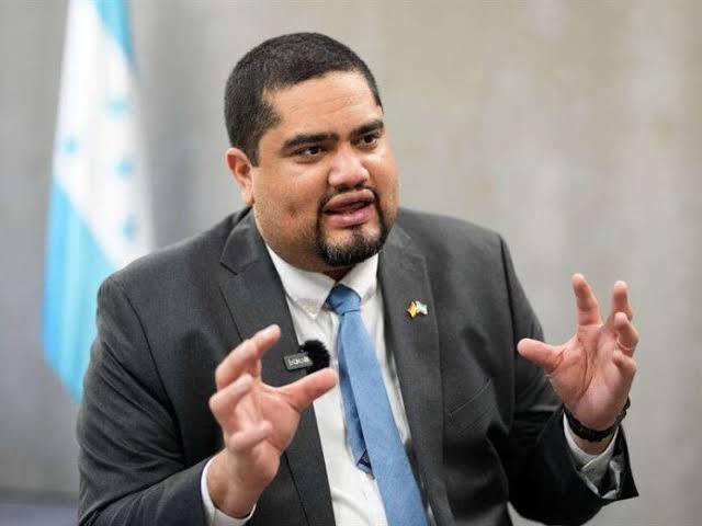 renuncia-ministro-hondureno-por-uso-indebido-de-fondos-publicos