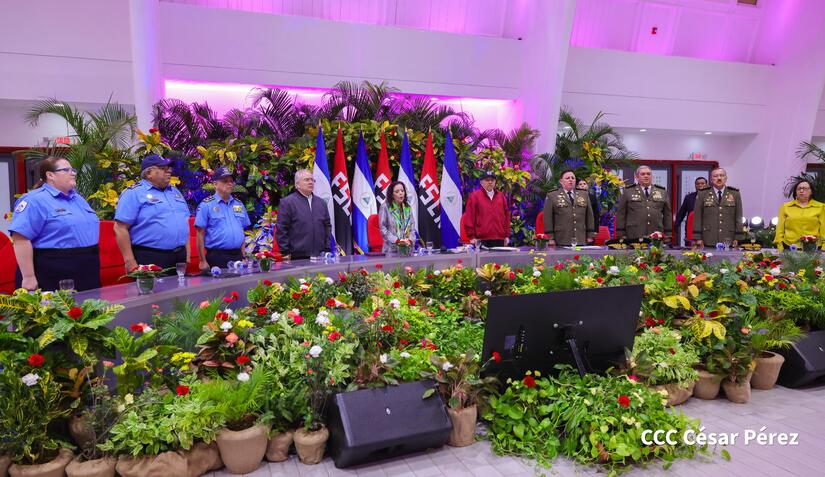 daniel-ortega-ascendio-a-coronel-general-a-dos-oficiales-del-ejercito