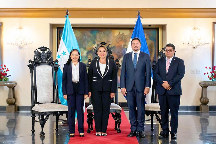 diplomatica-nicaraguense-presento-credenciales-a-presidenta-hondurena