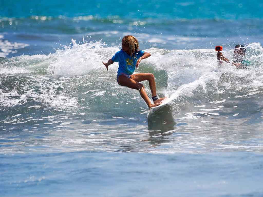 tricampeona-costarricense-de-surf-competira-en-eventos-regionales