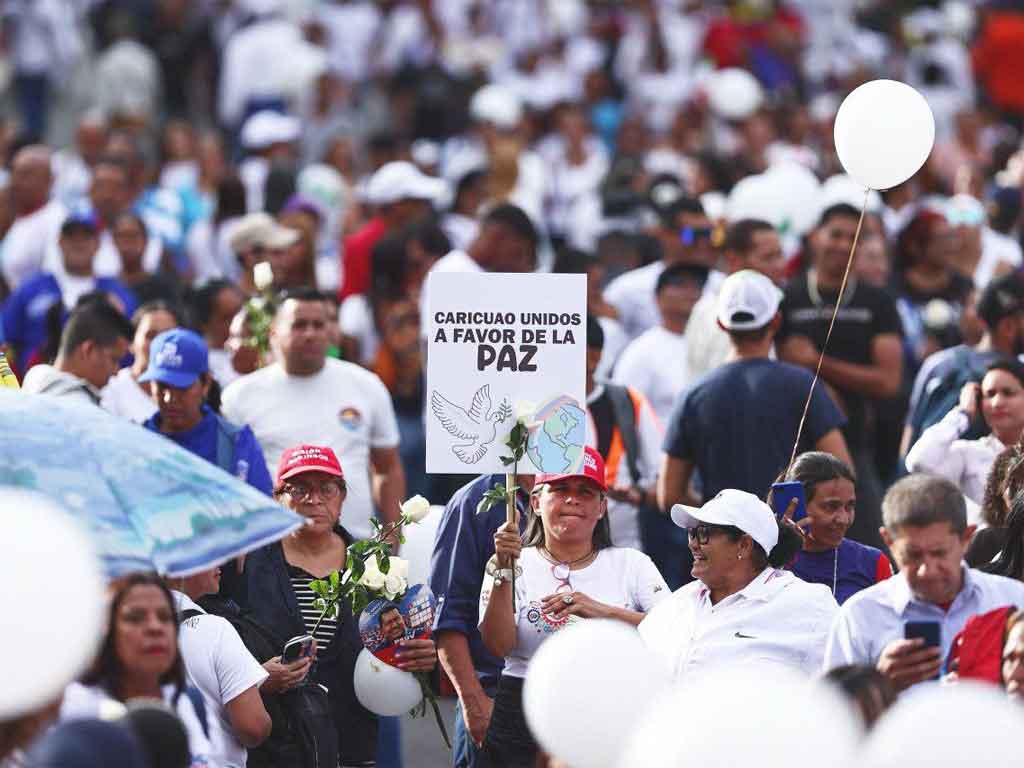 venezolanos-salieron-a-las-calles-para-apoyar-propuesta-de-maduro