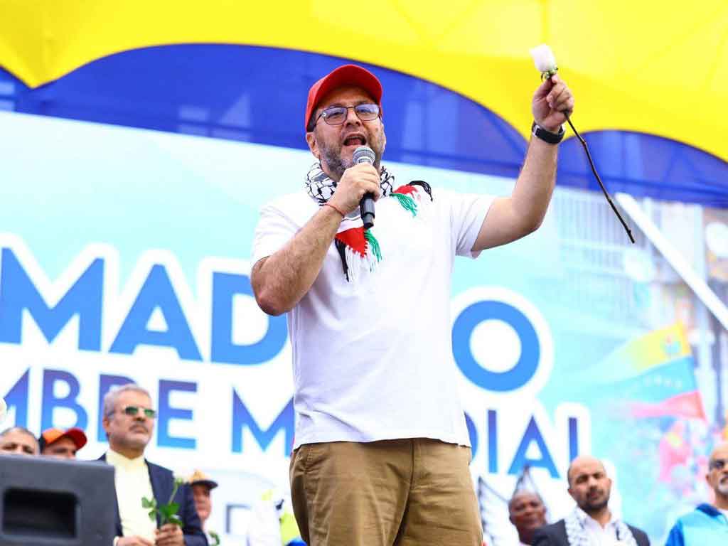 venezolanos-salieron-a-las-calles-para-apoyar-propuesta-de-maduro