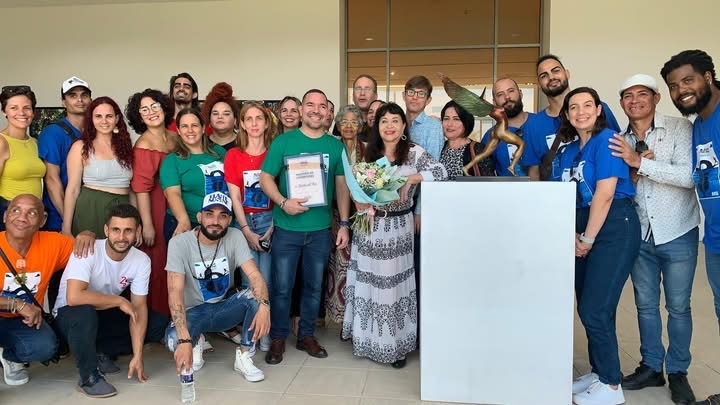 artista-cubana-zaida-del-rio-recibe-premio-maestro-de-juventudes