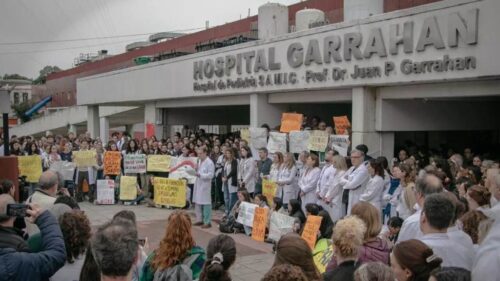 medicos-de-hospital-garrahan-argentina-insisten-en-aumento-salarial
