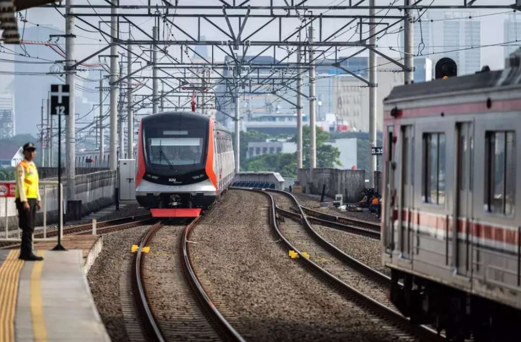 comienzan-a-operar-en-indonesia-trenes-fabricados-en-china