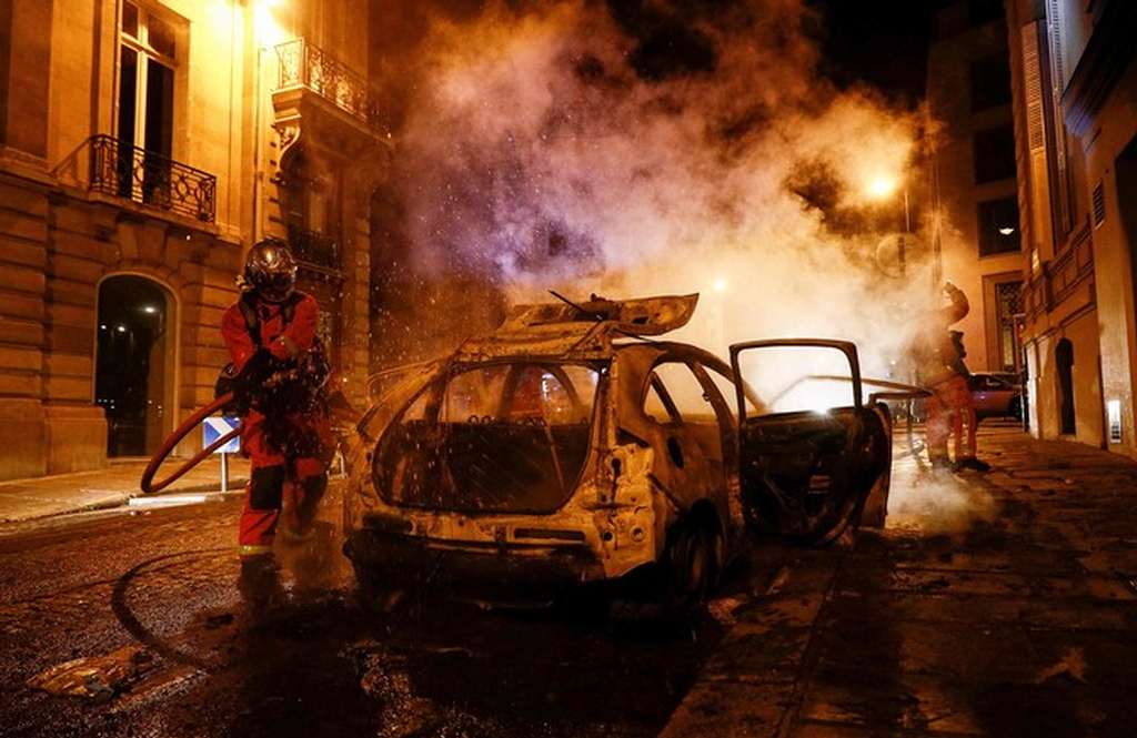 balance-durante-celebraciones-en-paris-dos-muertos-y-559-arrestos