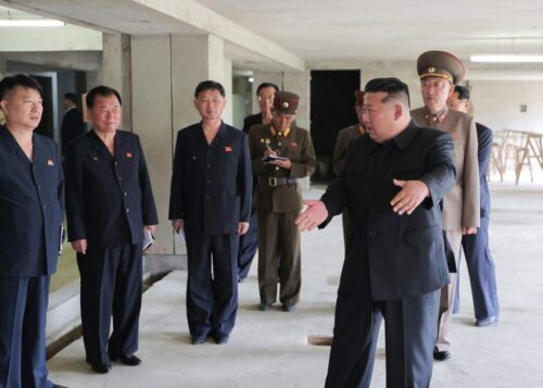inspecciona-kim-jong-un-obras-de-gran-hospital-en-pyongyang