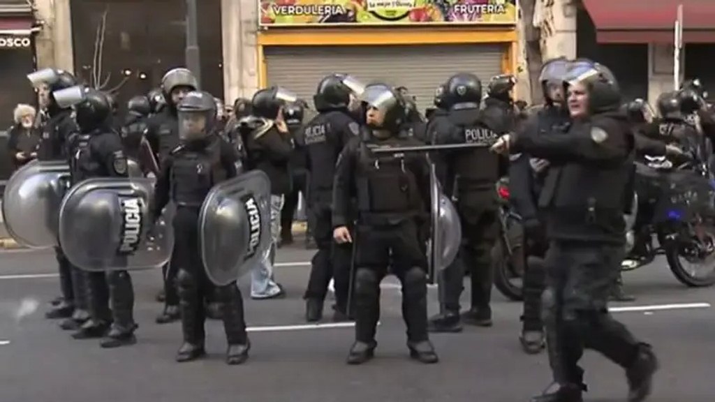 represion-desmedida-contra-jubilados-argentinos