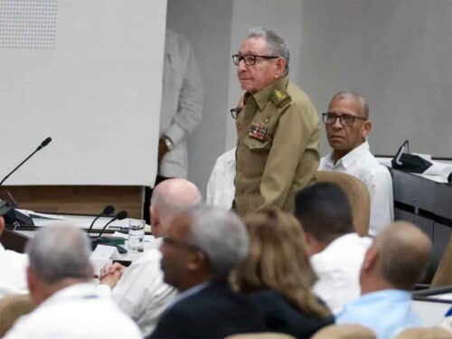 cuba-reforma-constitucion-y-suprime-limite-de-edad-para-presidente