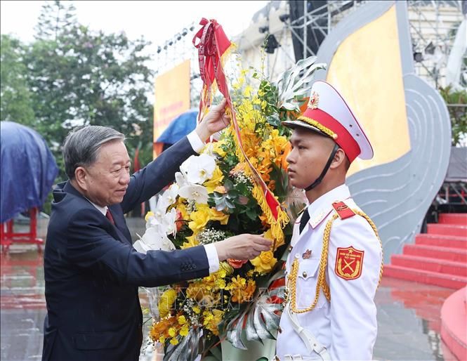 homenaje-en-vietnam-a-exlider-partidista-e-iniciador-de-renovacion