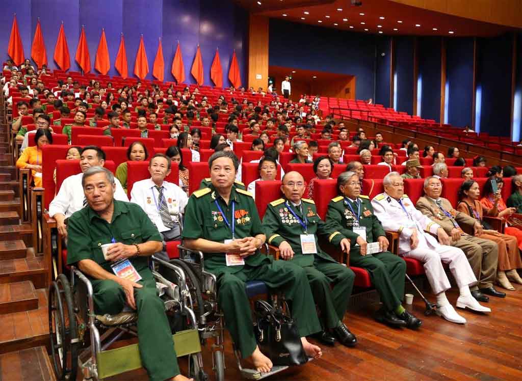 vietnam-homenajea-a-personas-con-servicios-meritorios-a-la-patria