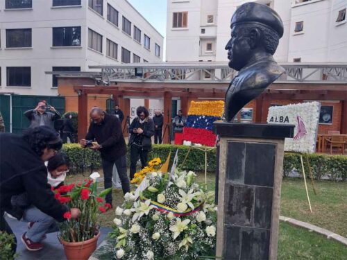 bolivia-honra-a-hugo-chavez-en-aniversario-71-de-su-natalicio