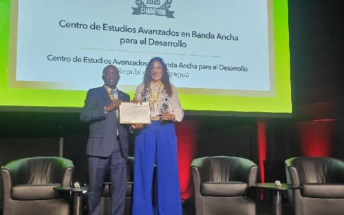 nicaragua-recibio-premio-en-cumbre-de-sistemas-de-informacion