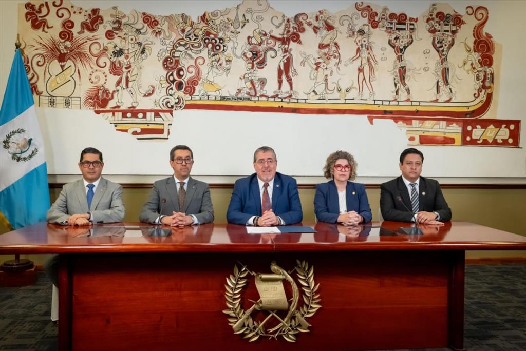 guatemala-gobierno-entrego-al-congreso-iniciativa-de-ley-antilavado