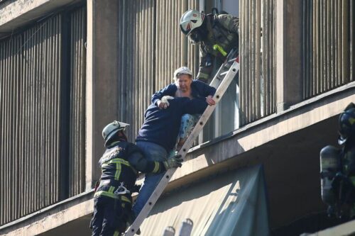 atrapadas-unas-50-personas-por-incendio-en-la-capital-de-chile