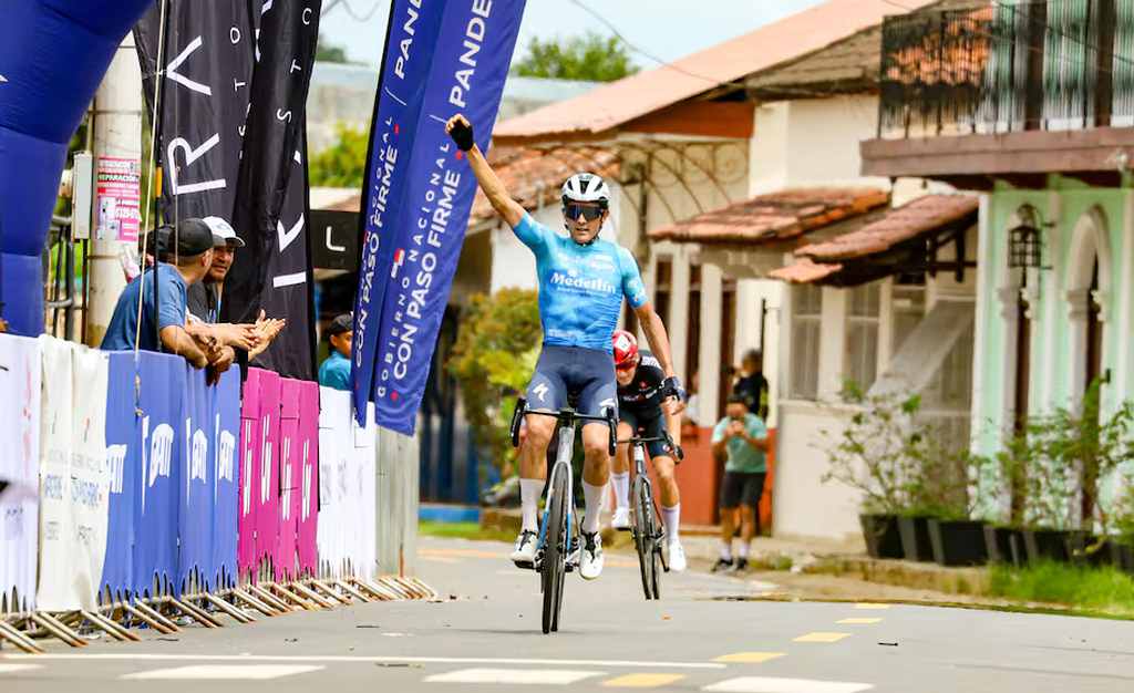 ciclista-sevilladel-team-medellin-epm-lidera-tour-de-panama-2025