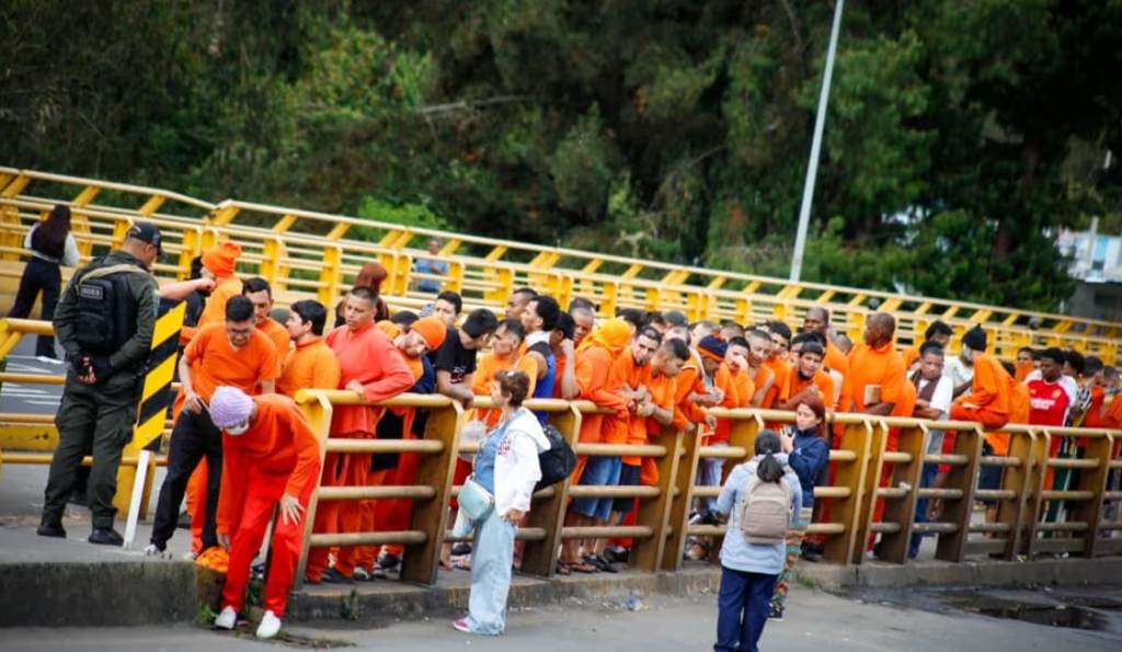 ecuador-deporta-presos-colombianos-en-medio-de-reclamos-de-bogota