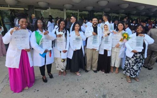 jovenes-de-estados-unidos-se-graduan-de-medicina-en-cuba
