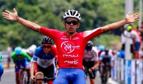 panameno-archibold-retiene-liderato-en-torneo-ciclistico