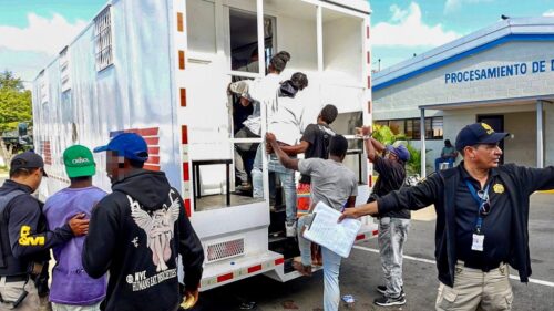prosigue-deportacion-masiva-de-haitianos-desde-dominicana-2