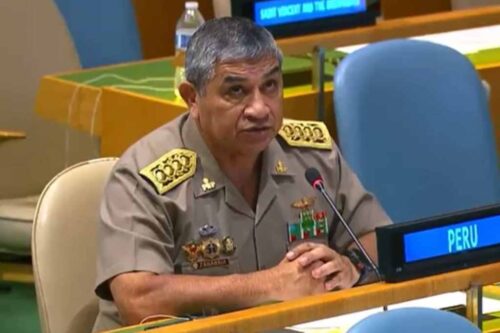 fiscalia-pide-suspender-jefe-de-policia-de-peru-por-explotar-agentes